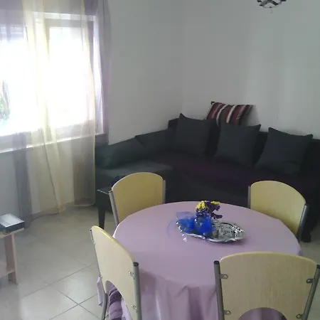 Krajici Apartment *