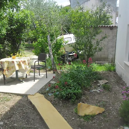 Krajici Apartment *